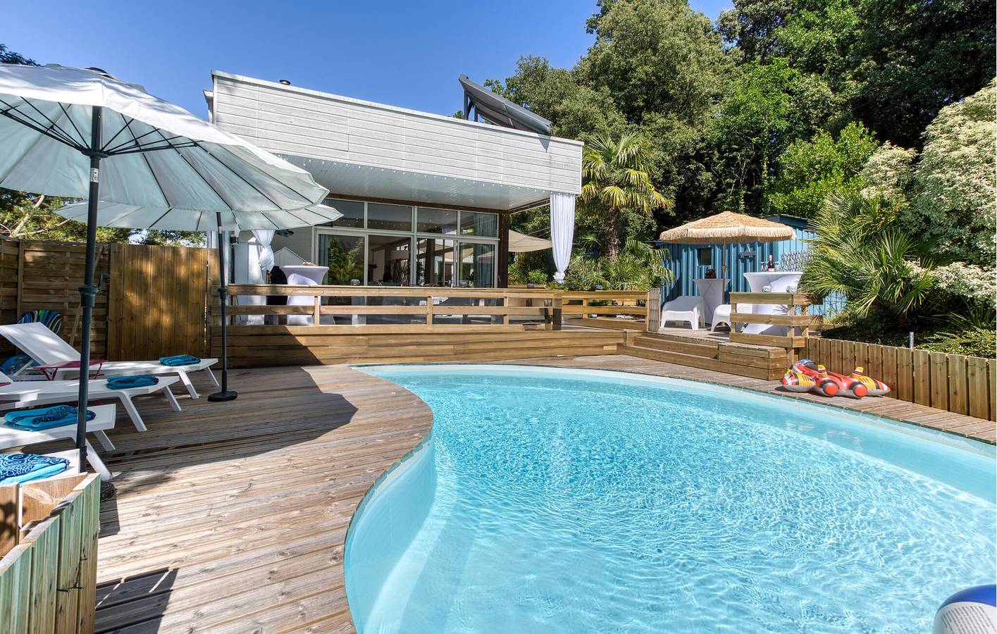 Acogedor apartamento con piscina y jardín cerca de Plage de Saint-Georges in Meschers-sur-Gironde, Saintes region