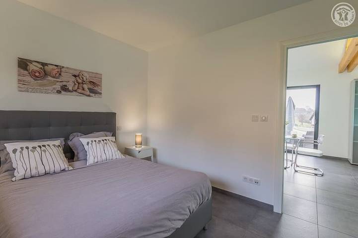 Location de vacances pour 4 personnes, avec terrasse à Épersy - 2