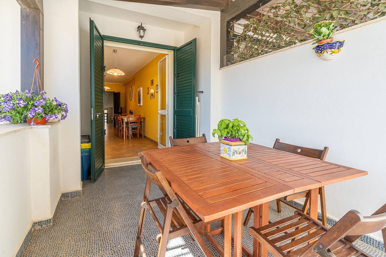 Entire apartment, Apartment 'Giove with Large Sea View Balcony', Wi-Fi and Air Conditioning in Capo Passero, Portopalo di Capo Passero