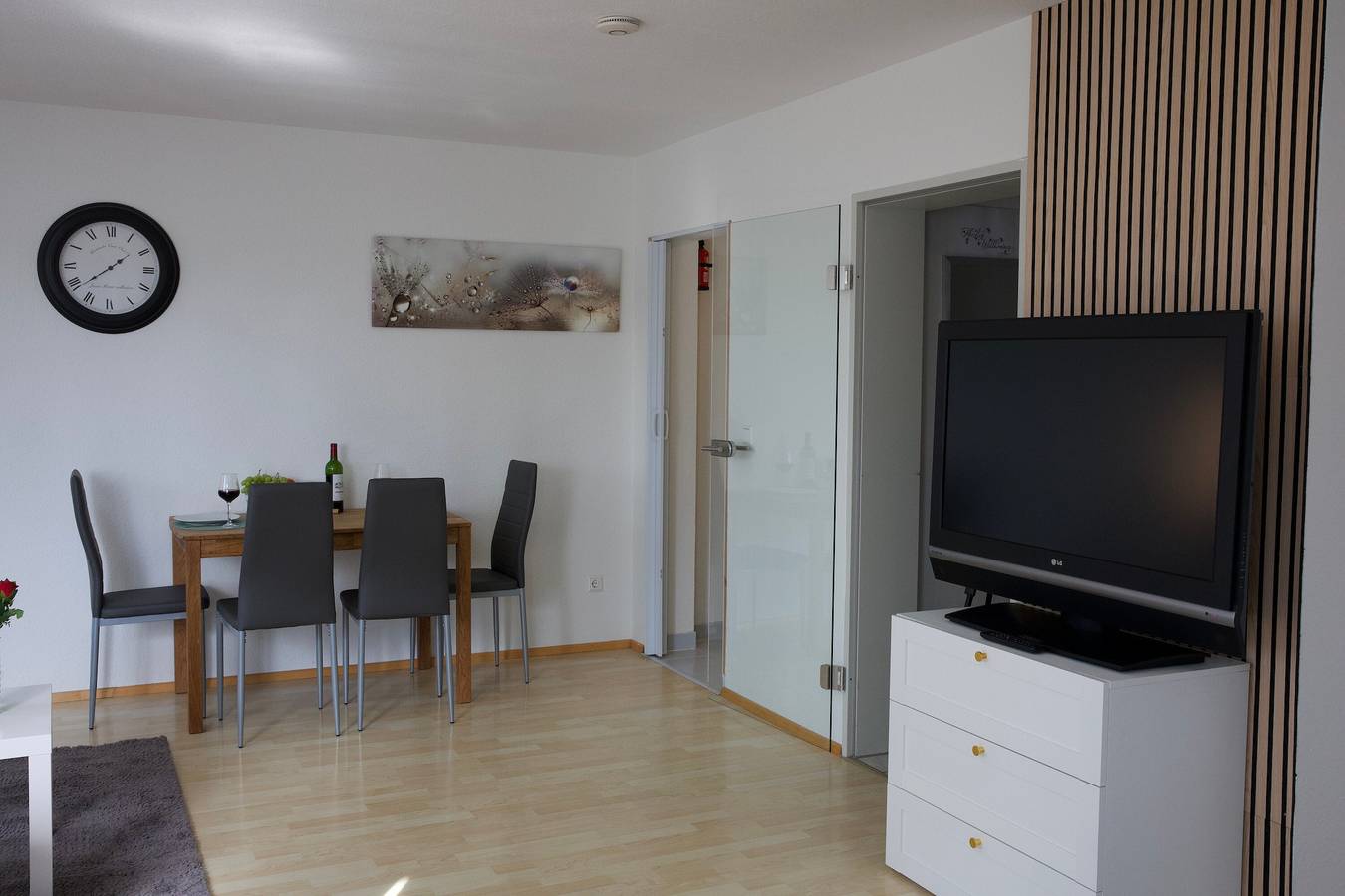 Ganze Wohnung, Moderne Unterkunft in Leutkirch mit Bergblick, Wlan & Balkon in Reichenhofen, Leutkirch im Allgäu
