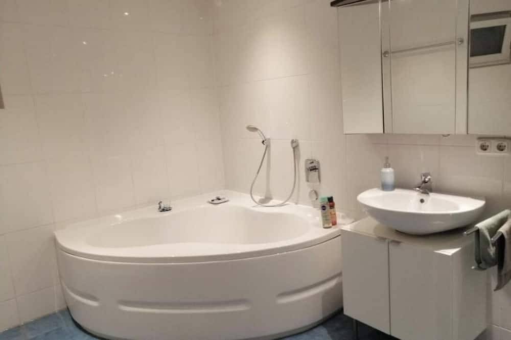 Ganze Wohnung, Ferienwohnung mit Garten in Sauerlach, Oberbayern