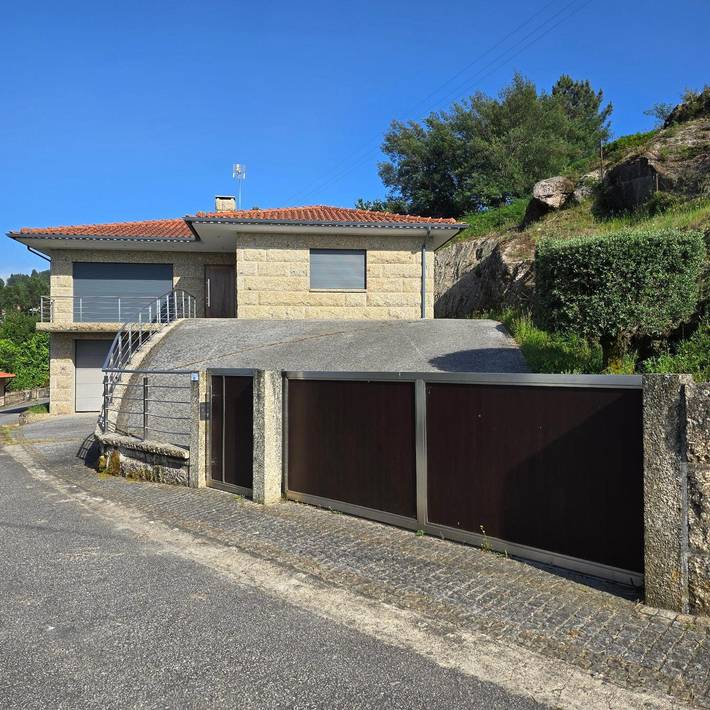 Villa 'Casa Da Batoca - Rossas' with Mountain View, Private Pool and Private Terrace