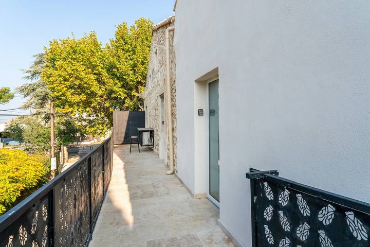 Entire studio, Studio Apartment 'Canto Cigalo Rdc 3' with Wi-Fi and Air Conditioning in Robion, Parc naturel régional du Luberon