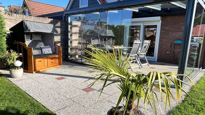 Ferienhaus für 4 Personen, mit Terrasse und Garten in Oostkapelle