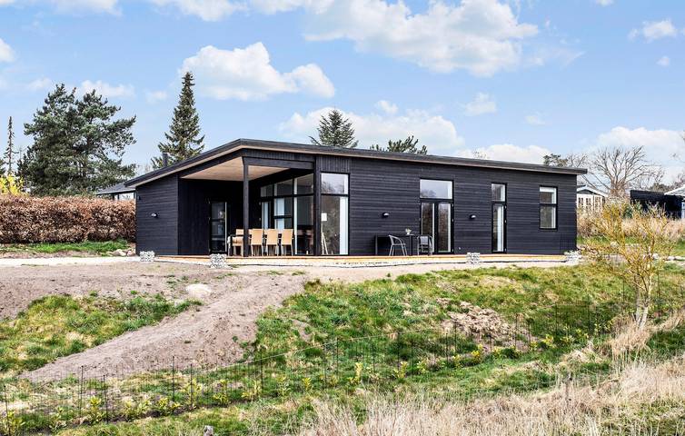Ferieudlejning for 8 personer, med terrasse i Slagelse