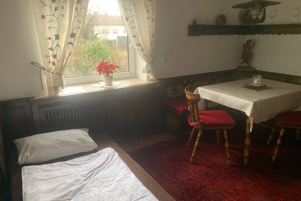 Apartamento inteiro, Apartment Wirtschaftswunder close to the city in Rheinfelden, Floresta Negra do Sul