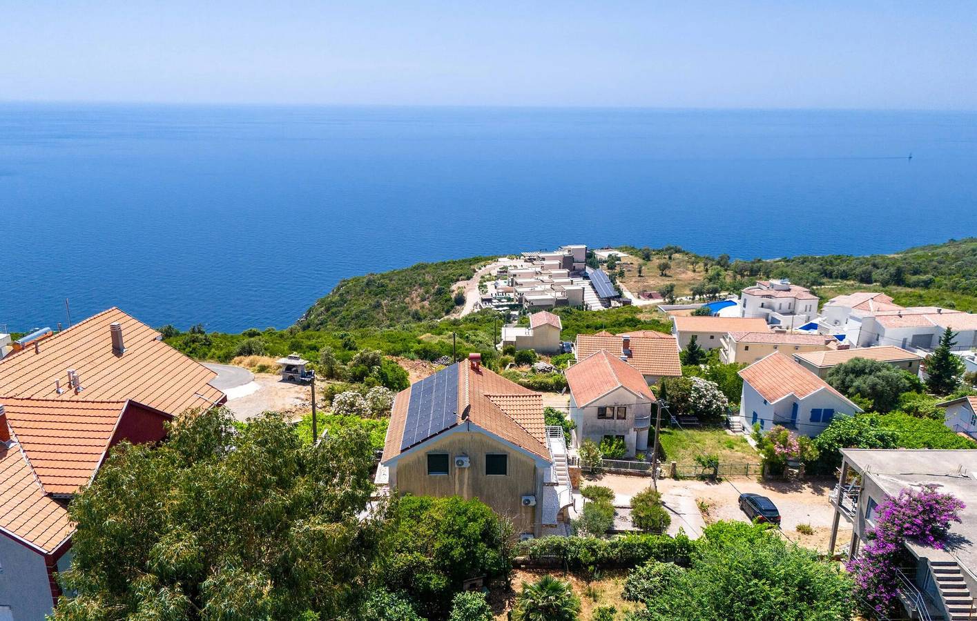 Ganze Ferienwohnung, Ferienwohnung für 6 Personen mit Terrasse in Opština Kotor