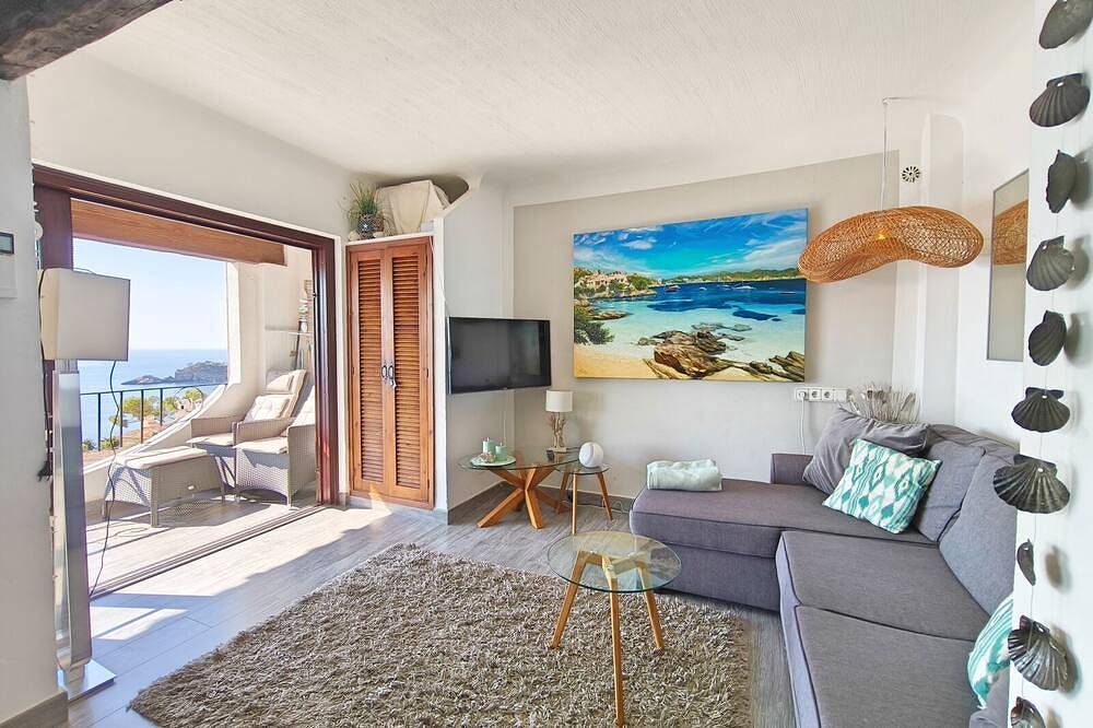 Entire apartment, A3671 Sea view apartment for 3 people in Cala Fornells in Cala Fornells, Calvià