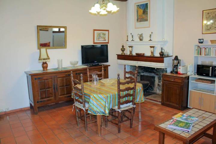Location de vacances pour 3 personnes, avec bassin pour enfant et jardin à Allemagne-en-Provence - 4