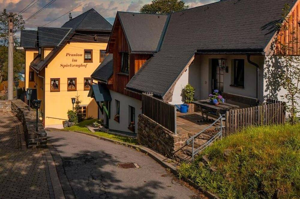 Ganze Wohnung, Bingenhaus 2 - Spielzeughof Seiffen - Bingenhaus in Seiffen, Erzgebirge
