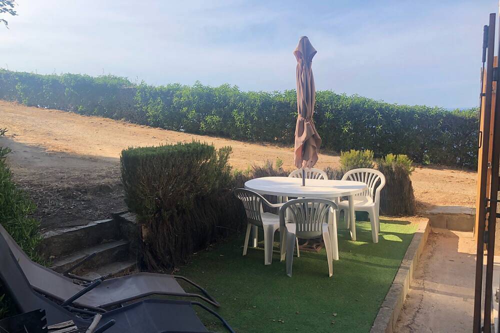 Appartement entier, Location Corse,T2, Haute-Corse, Balagne, Corbara, 2 pers, Calme et repos assurés in Corbara, Région de Calvi