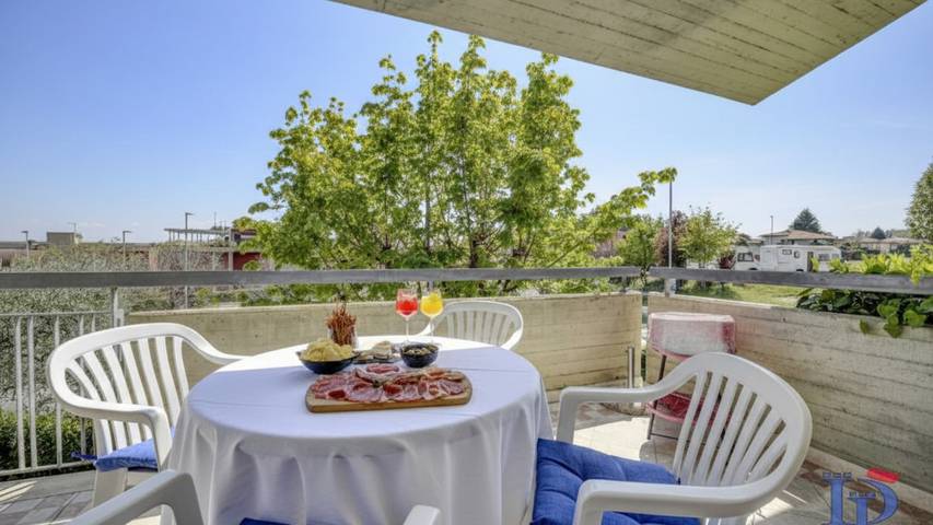 Ferienwohnung für 3 Personen, mit Seeblick und Terrasse sowie Garten in Desenzano del Garda - 2