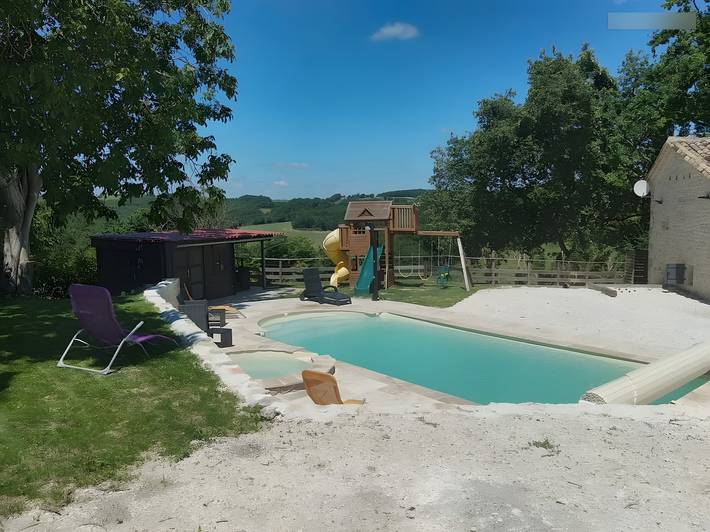 Maison de vacances pour 11 personnes, avec Jacuzzi ainsi que Jardin et Vue sur le lac dans le Tarn-et-Garonne