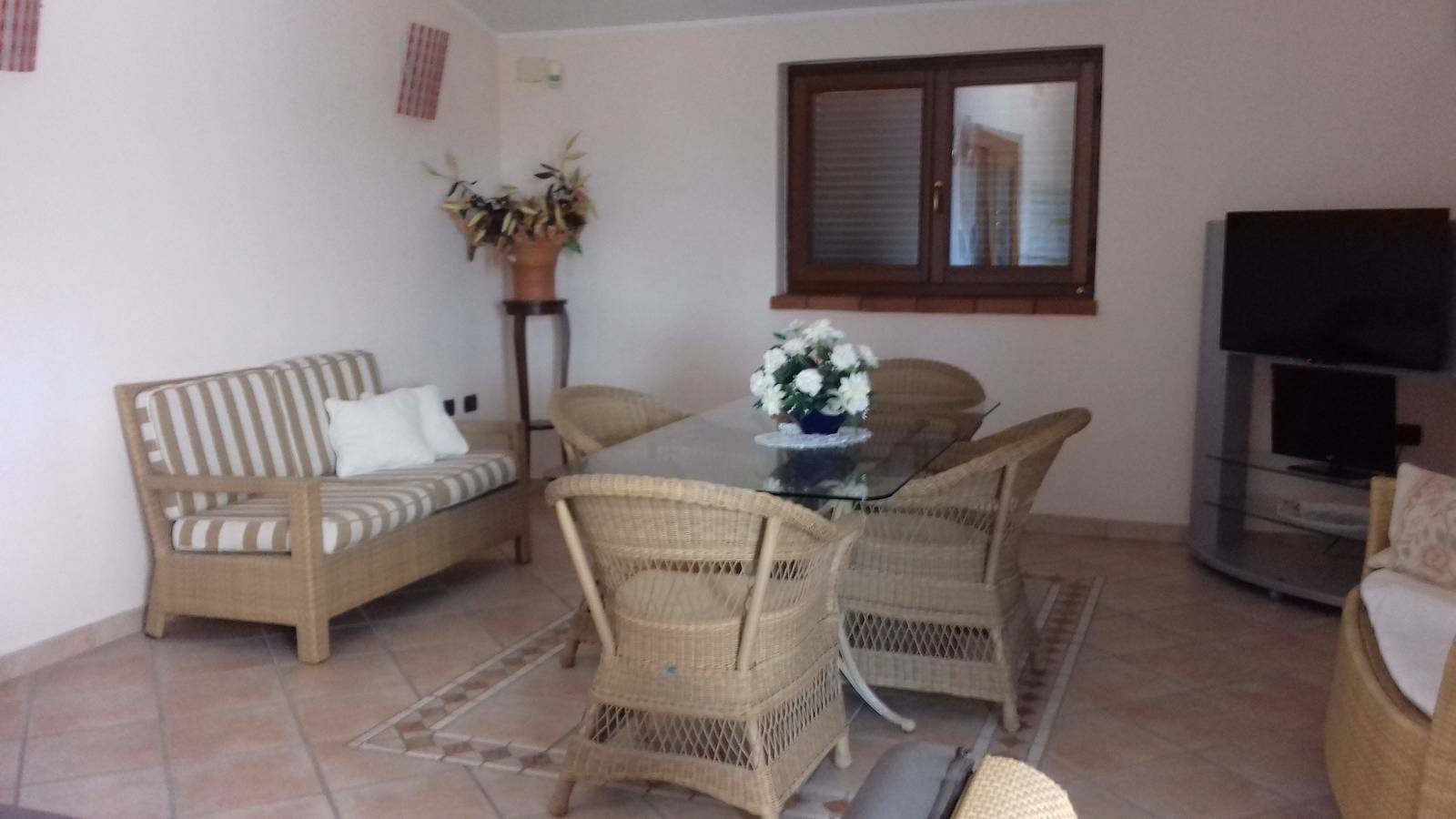 Entire apartment, Spacious Apartment in Lago, Pool in Eboli, Tyrrhenian Coast Campania