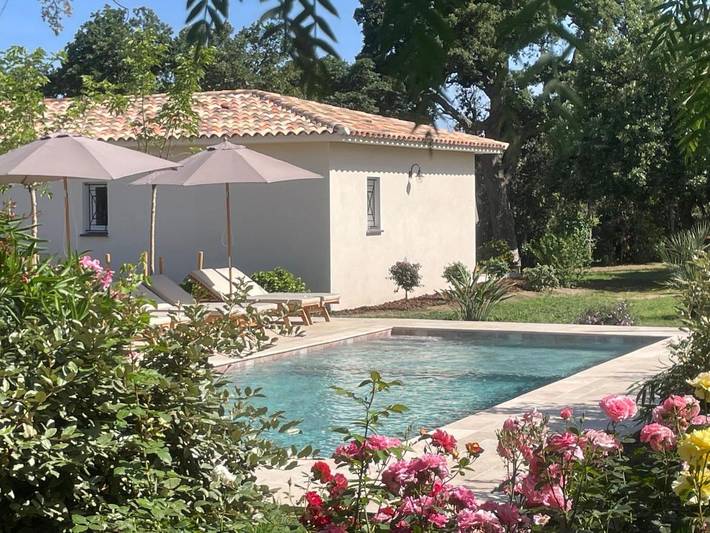 Chambre d’hôte pour 2 personnes, avec piscine ainsi que vue et jardin à Ventiseri