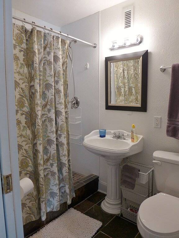 Ganze Wohnung, Schön & Sauber!  Riesige Royal Palm Apt ~ 2Br ~ King & Queen Betten ~ 2 Ba ~ Vollküche in Fort Myers, Southwest Florida
