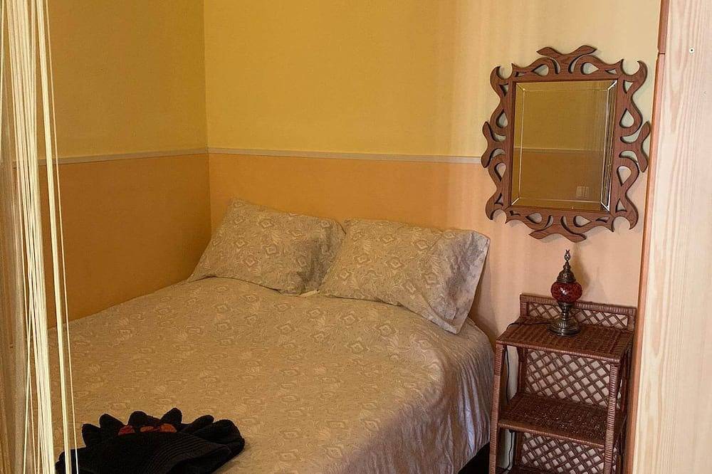 Die Ruhe des Feldes in der Nähe des Strandvergnügens in Moncarapacho, Parque Natural da Ria Formosa