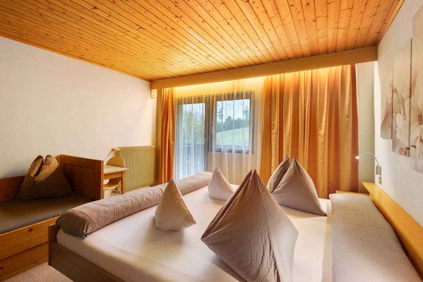 Camera 'Ederhof 9' con vista sulle montagne, terrazza comune e Wi-Fi in Valle Aurina, Alpi della Zillertal