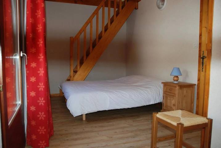 Gîte pour 8 personnes, avec jardin et piscine à La Chapelle-en-Valgaudémar - 4