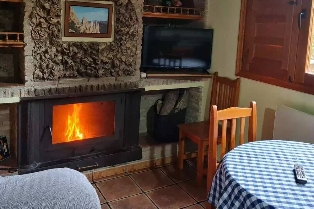 Romantic country house with fireplace next to hiking trail in Nerpio, Albacete Provinz