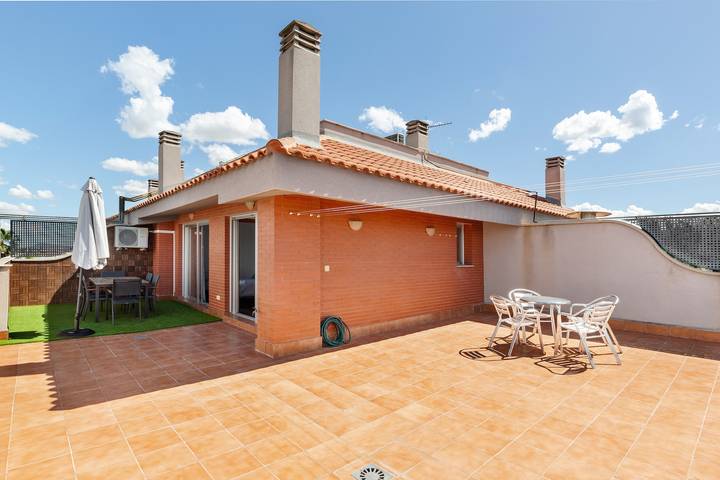 Ganze Wohnung, Ferienwohnung 'Ático' mit Bergblick, Wi-Fi und Klimaanlage in Murcia, Murcia Binnenland
