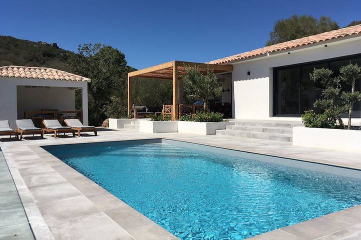 Villa pour 8 personnes, avec jacuzzi et jardin à Bonifacio