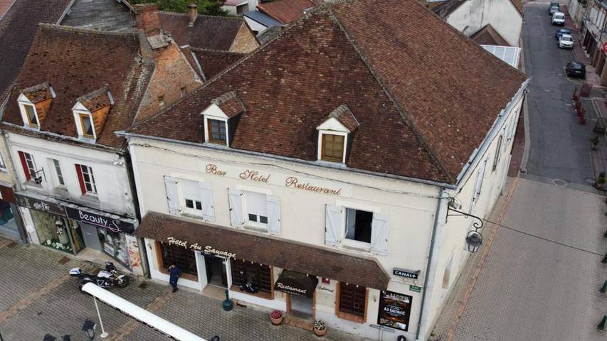 Hôtel pour 2 personnes, avec terrasse et vue à Lorris - 4