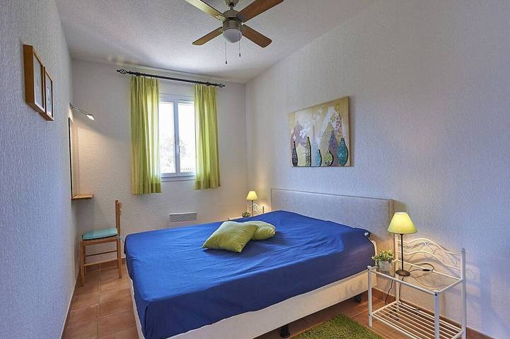 Location de vacances pour 6 personnes, avec jardin et piscine à Nans-les-Pins - 3