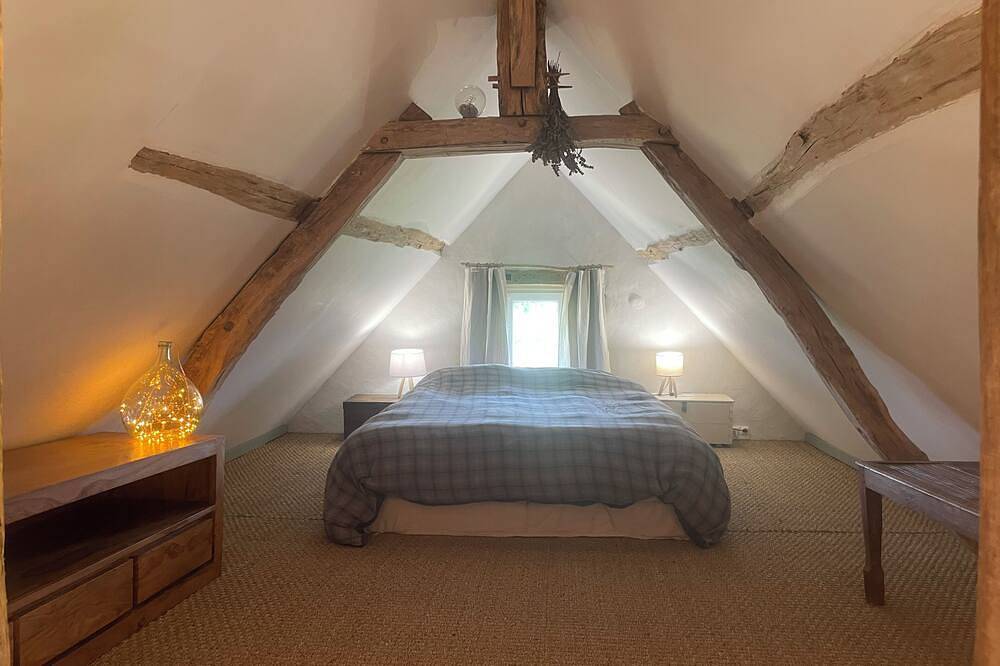 Gîte de charme en Dordogne dans les dépendances d'un manoir du Xvii ième in Queyssac, Périgord Pourpre
