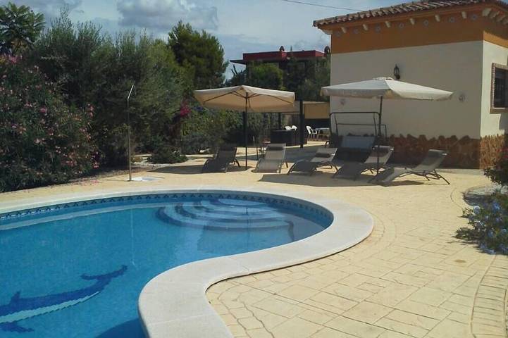 Chalet para 4 personas, con jardín y balcón - 1