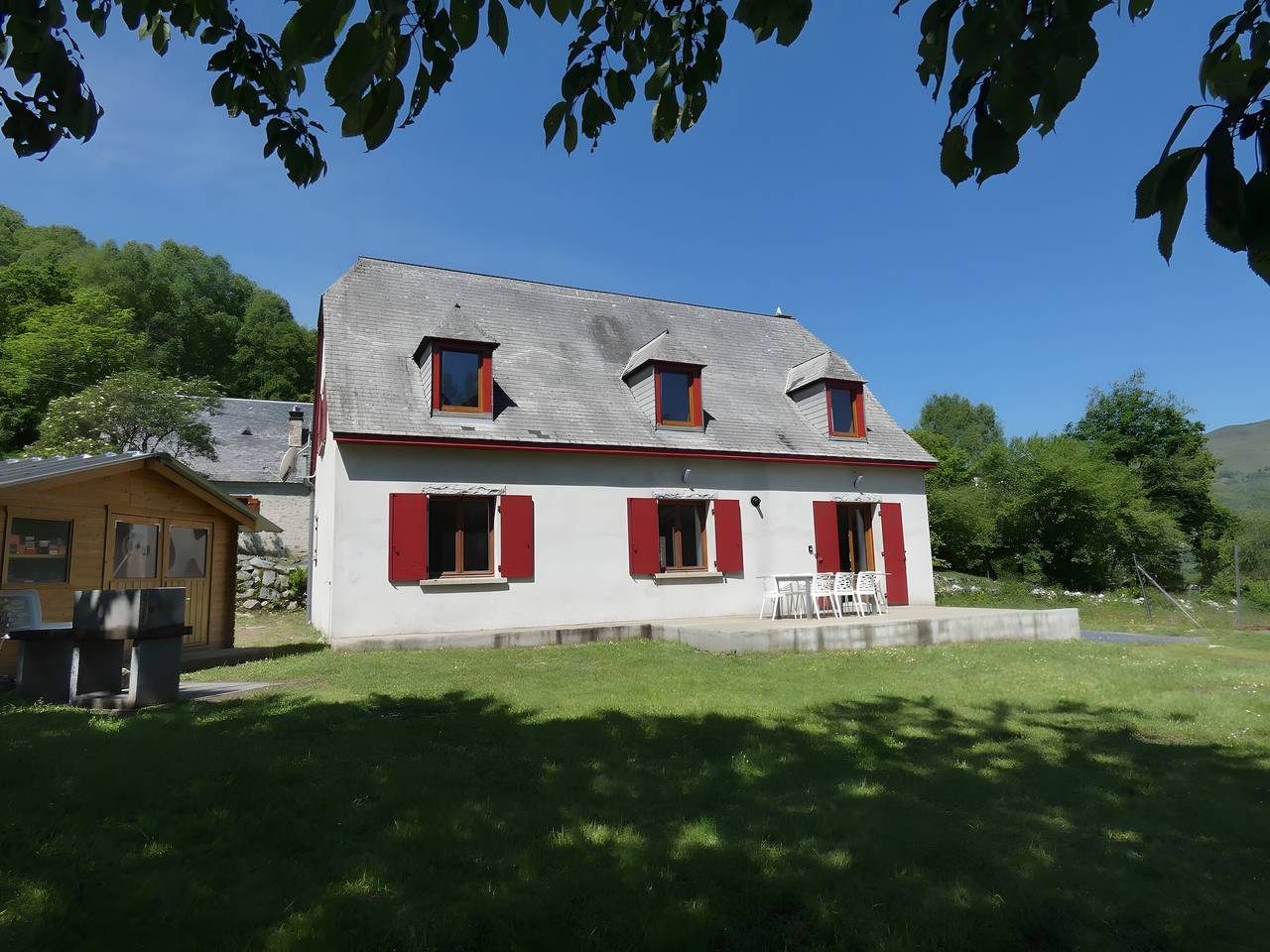 Gîte 8 personnes à Val d'Azun : vue montagne, terrasse privée et Wi-Fi in Bun, Parc national des Pyrénées