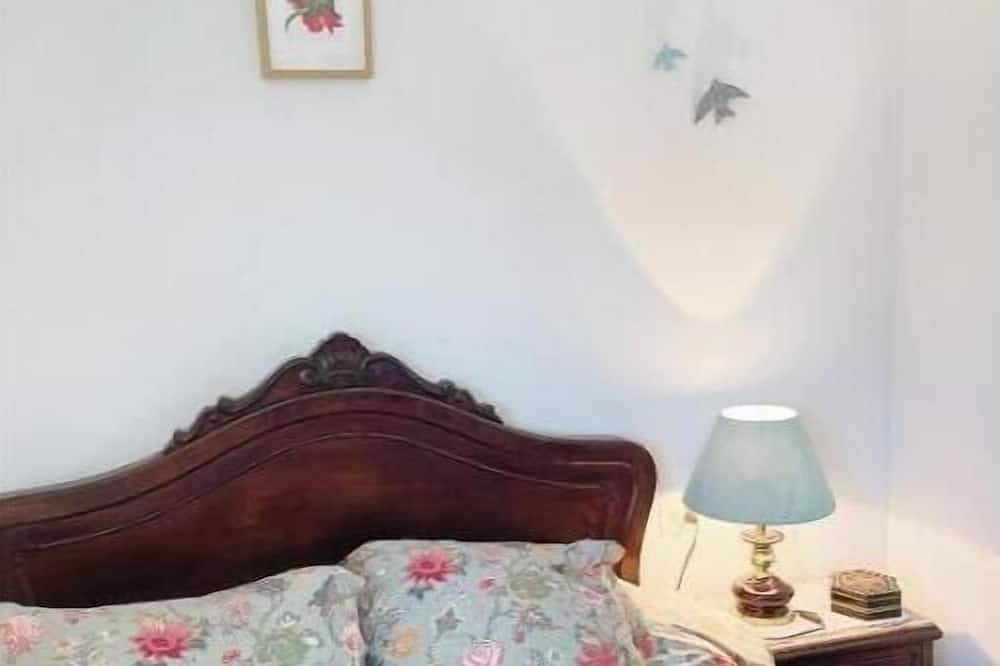 Apartamento en primera planta de casa cerca Camino Inglés (Apta para mascotas) in Abegondo, Costa de Galicia