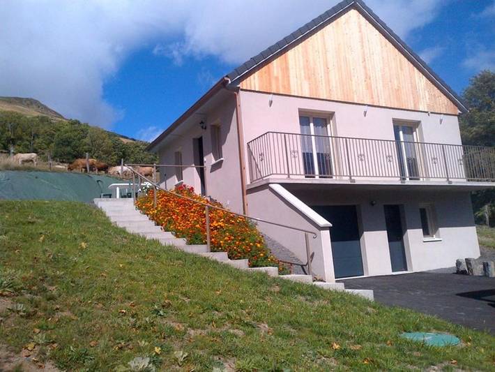 Location de vacances pour 4 personnes, avec Terrasse et Jardin à Lavigerie