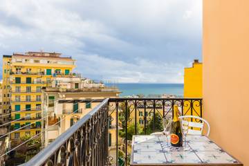 Chambre d’hôte pour 4 personnes, avec balcon à Naples