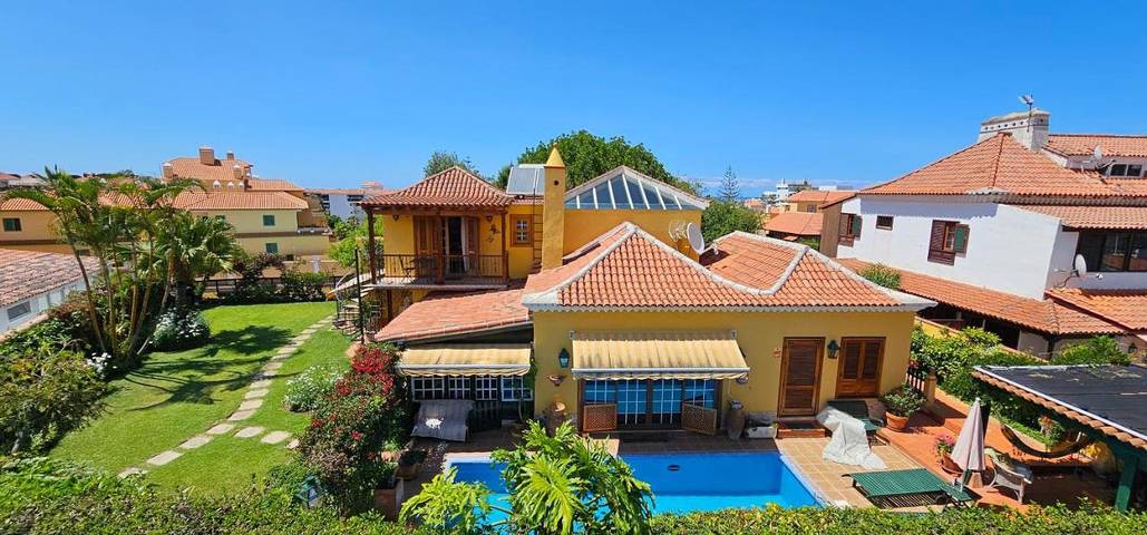 Casa rural para 10 personas, con Balcón y Terraza además de Jardín y Piscina en Puerto de la Cruz