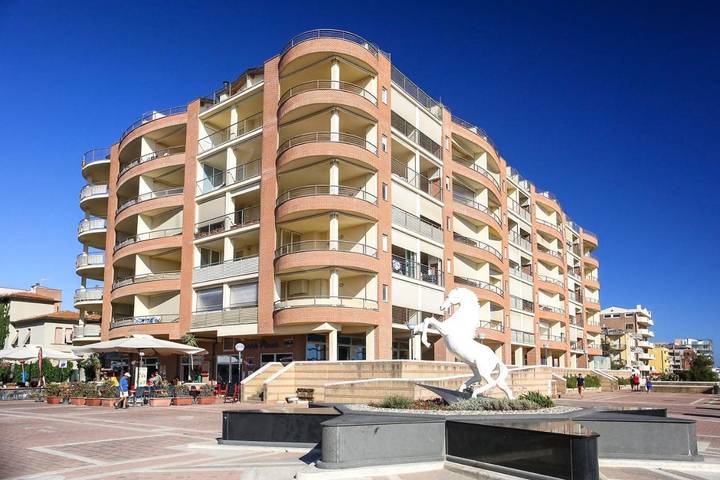 Appart’hôtel pour 2 personnes, avec Balcon ainsi que Terrasse et Vue dans Marina di Grosseto