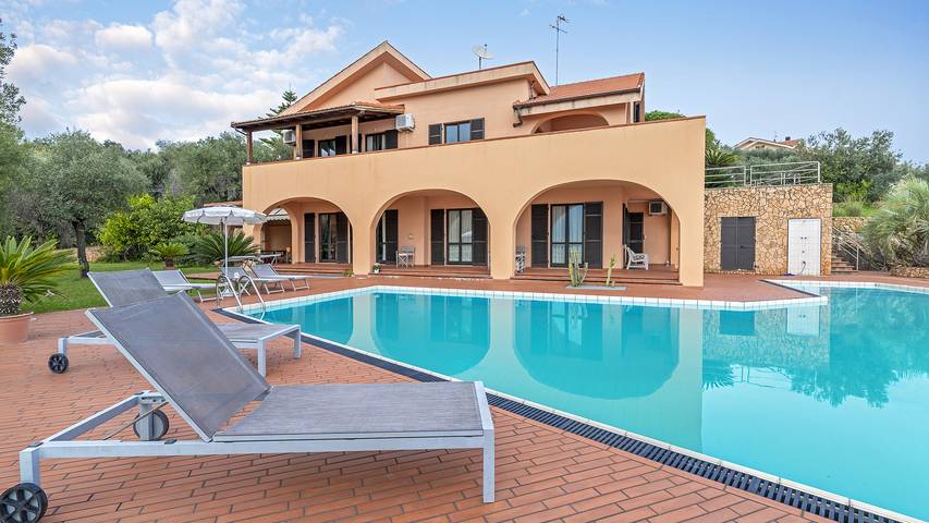 Villa con piscina per 6 persone, con Giardino in Liguria