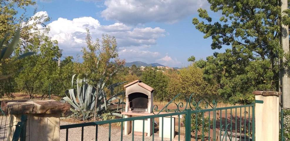 Location de vacances pour 4 personnes, avec jardin et vue à Bosc - 2