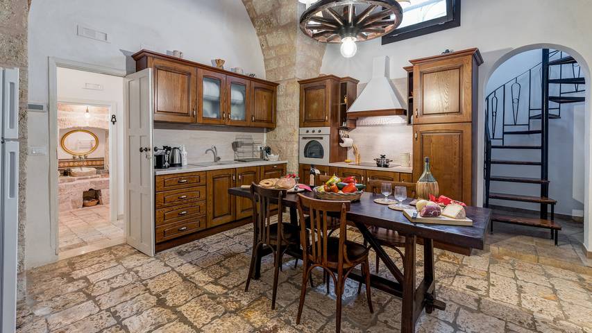 Location de vacances pour 12 personnes, avec jardin et jacuzzi, animaux acceptés à Conversano - 4