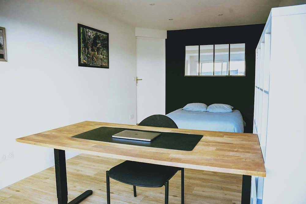 Gîte au Jardin Bleu pour 6 personnes avec piscine in Taulé, Ceinture Dorée
