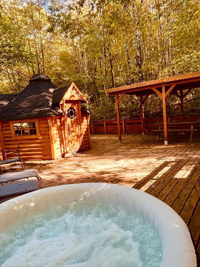 Tente pour 3 personnes, avec Terrasse et Jacuzzi ainsi que Jardin et Vue sur le lac dans Haute-Vienne - 3