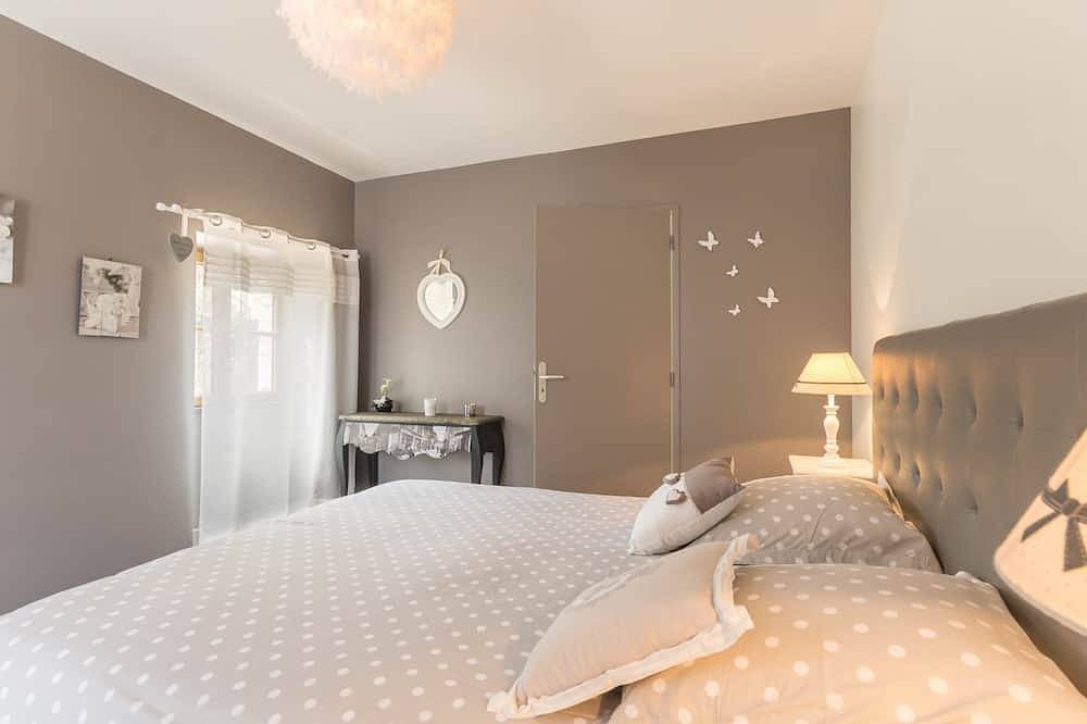 Gite Spacieux Ideal Famille Dans Village Tous Commerces, Proche De  Beaune, in Nolay, Région de Beaune