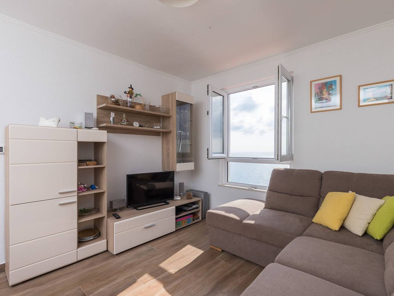 Entire apartment, Apartment Gigi - Two Bedroom Apartment with Terrace and Sea View in Dubrovnik, Grad Dubrovnik