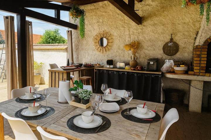 Location de vacances pour 12 personnes, avec piscine et jardin à Rully - 4