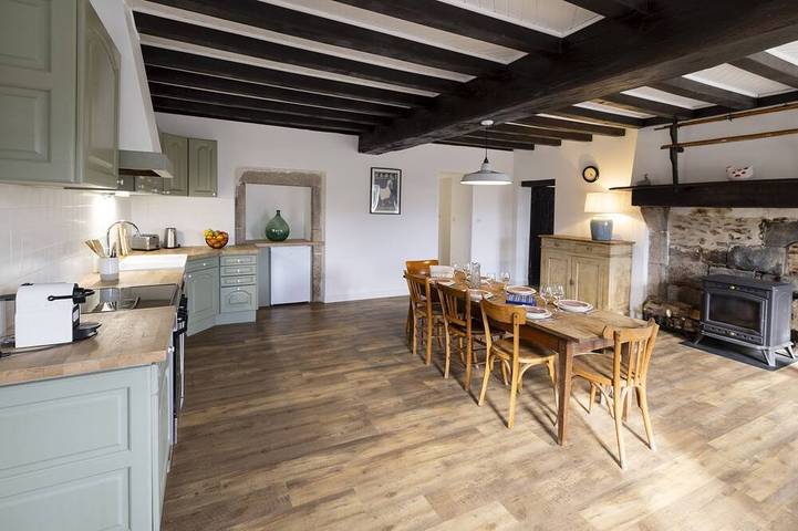 Gîte pour 6 personnes, avec terrasse à Archignat