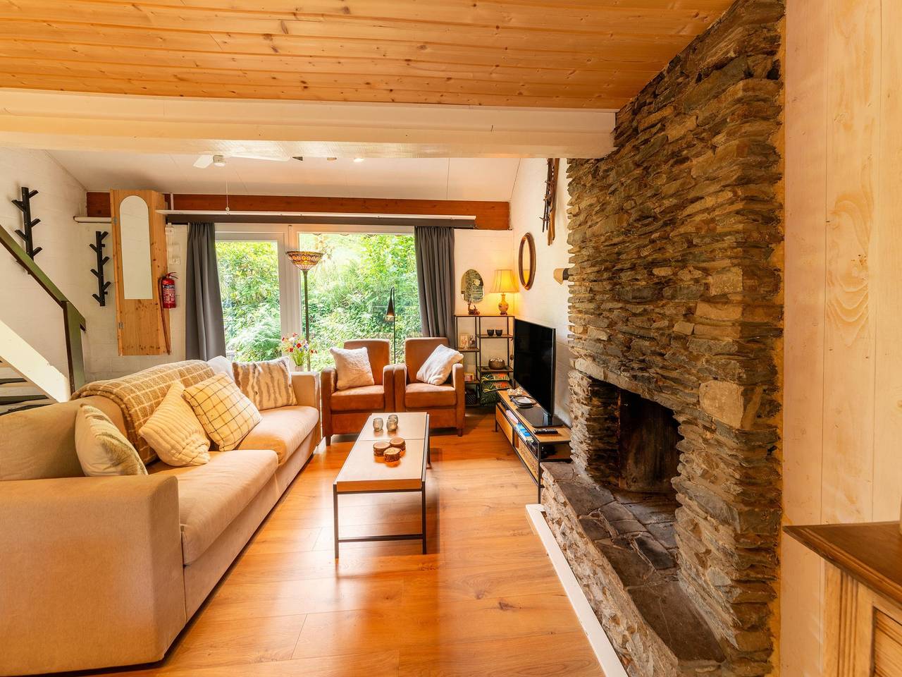 Chalet in Hastière in der Nähe von Schloss in Hastière, Region Namur