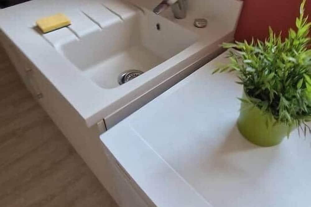 Entire apartment, Quiet studio in Bourgueil in Bourgueil, Loire Valley