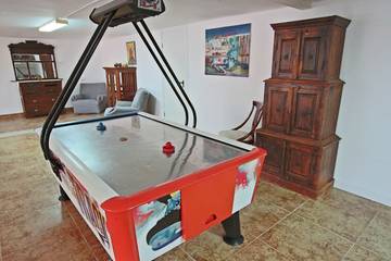 Holiday Home for 16 People in Alhaurín de la Torre, Costa del Sol, Photo 4