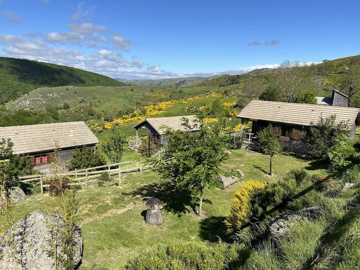 Maison de campagne pour 5 personnes, avec jardin et terrasse, animaux acceptés à Saint-Maurice-de-Ventalon