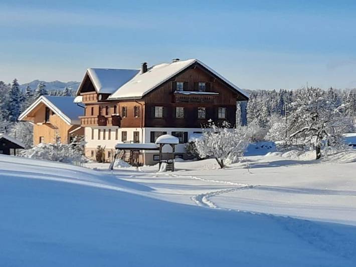 Ferienhaus für 4 Personen, mit Balkon und Terrasse sowie Garten in Waltenhofen